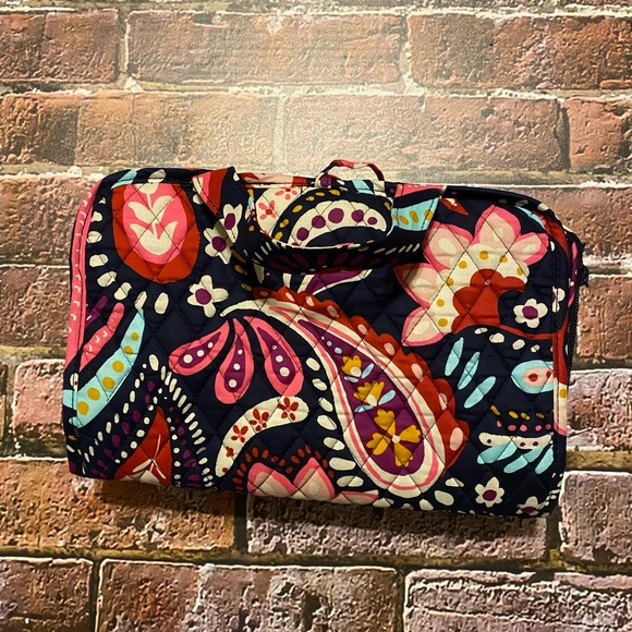 NWT Vera Bradley 3pc Travel Bundle in Painted Paisley - Picture 1 of 5